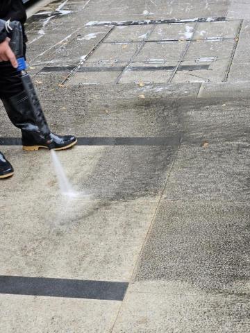 江燦輝 - 高壓清洗人行道對比