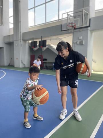 鍾懷萱 - 籃球營