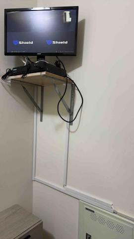 元宇通訊工程行 - 神盾500萬4孔ip camera 主機和Poe