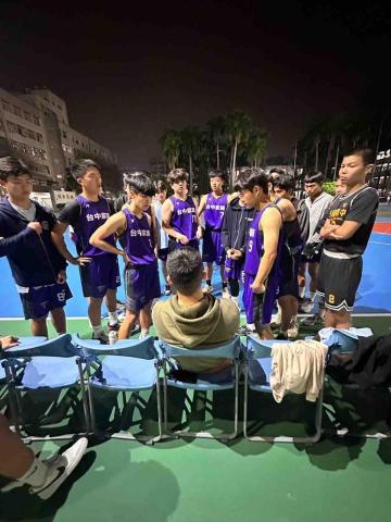 Willie - 台中家商校男籃教練 Willie - 台中家商校男籃教練