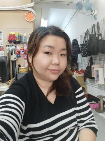 提供行動式教學服務的專家何小姐