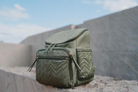 Cynthia - 文字創作同時搭配產品拍攝