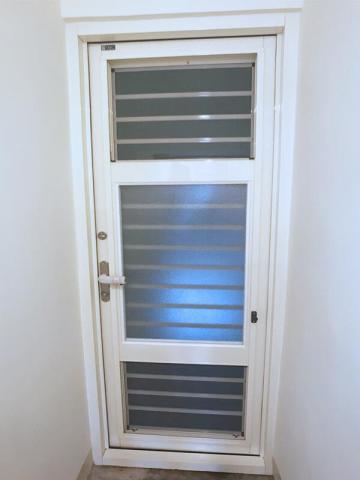 剛成鋁門窗(蔡毓修) - 三合一通風門