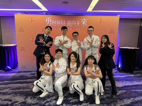 吳昱佳(我是男生) -  吳昱佳(我是男生) -