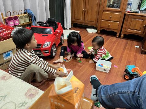 築力有限公司 - 木地板適合玩樂