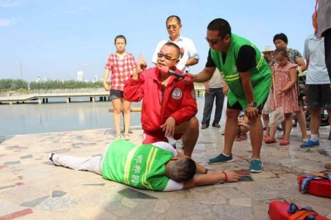 水上安全救生游泳移動教練 施紹雄 麥克叔叔 - 龍湖公園水上救生教學 水上安全救生游泳移動教練 施紹雄 麥克叔叔 - 龍湖公園水上救生教學