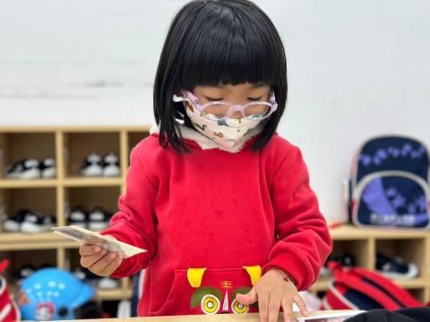 張珮蓁（桌遊教學、陪玩伴讀、美編設計、演員） - 桌遊教學-幼兒園