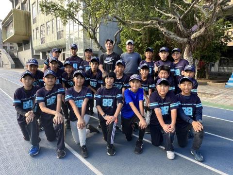 廖又勳 - 國小棒球教練