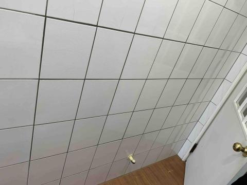 吳師傅 - 壁磚膨共 打除完 重貼 吳師傅 - 壁磚膨共 打除完 重貼