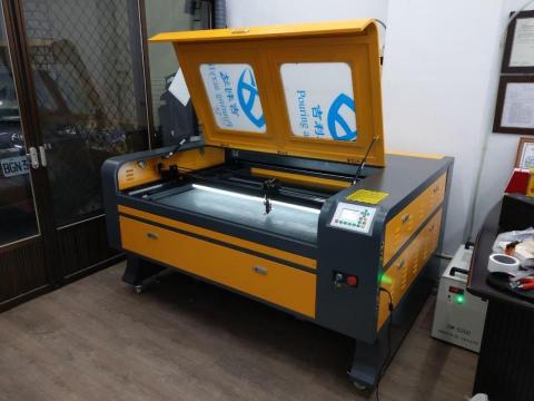 鈺品企業 - 130×100公分,130w雷射切割雕刻機2019年引進 鈺品企業 - 130×100公分,130w雷射切割雕刻機2019年引進