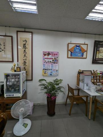鈺品企業 - 光隆國小校長室佈告欄安裝,牆面為輕隔間板,需使用特殊螺絲固定,而非膨脹塑膠套。2024年3月7日完工 鈺品企業 - 光隆國小校長室佈告欄安裝,牆面為輕隔間板,需使用特殊螺絲固定,而非膨脹塑膠套。2024年3月7日完工