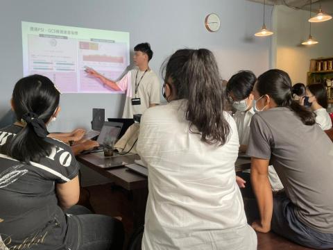 黃士豪 - 講師經歷