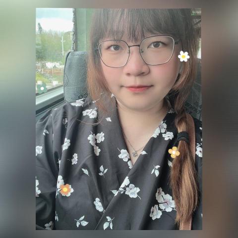 提供富邦棒球服務的專家黃姮翊