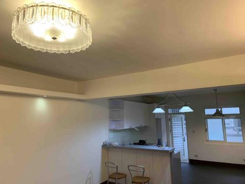 王性翔 - 吸頂燈安裝