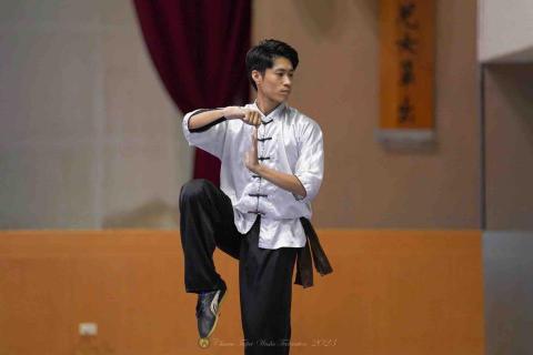 Yi Chung - 比賽照片