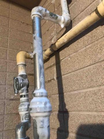 寬哥水電 - 埔頂一路瓦斯外洩更換單隻六分不銹鋼管無多餘轉接頭。