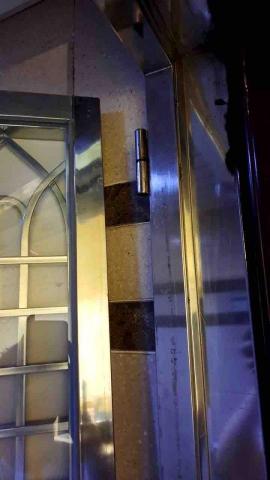 專業 - 鐵門後鈕斷裂焊接維修