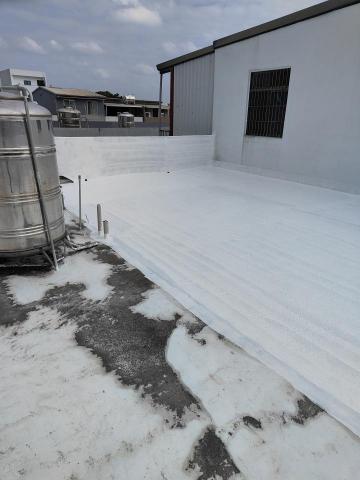 柱源工程 - 防水施工第三道面漆