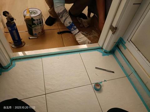 唯舜居家水電 - 淋浴間外四週打矽利康