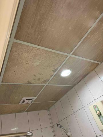 杰弟清潔 - 廁所天花板清潔前