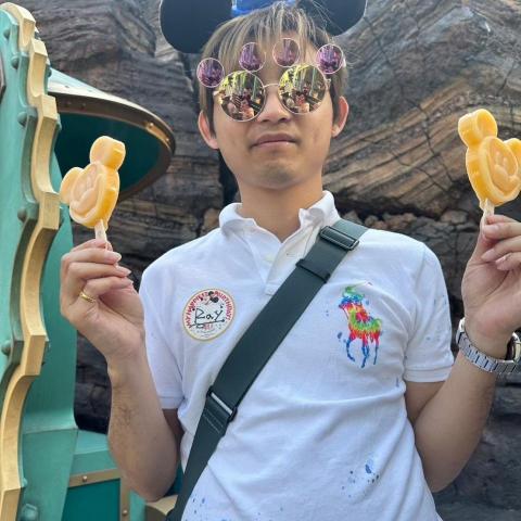 提供短影音課程服務的專家Rey