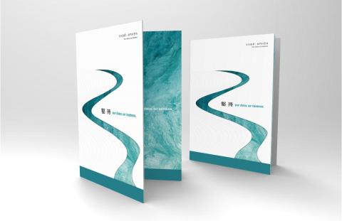 李芳妤 - 透過創新的設計理念，為國信窯業的產品注入更多藝術與品味，提升品牌形象，使其在市場中脫穎而出。
產品系列品名與文案設計：精心為國信窯業的產品系列搭配具有吸引力的文案，以突顯每項產品的獨特性和特色。

https://drive.google.com/file/d/1Pr3Cj4PeDypsPnKfQRTvwcQlFPlUXQCp/view