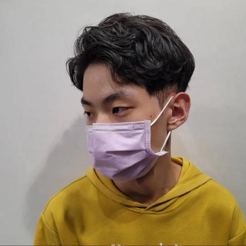 提供高中生物服務的專家黃靖哲