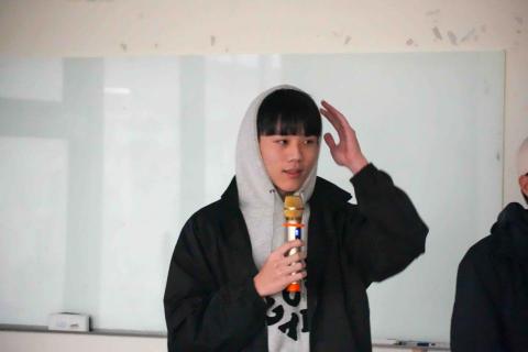 呂承峯 - 上台當主持人