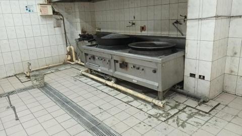 林慶穎 - 憲兵隊營區廚房磁磚修繕