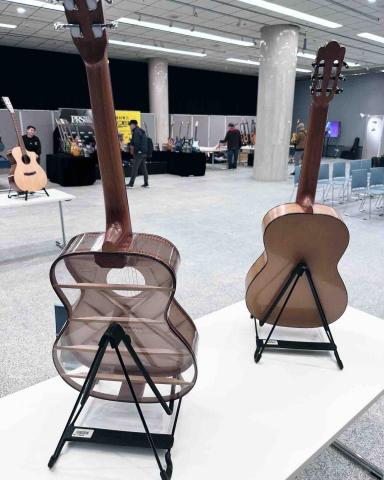 響月 - 紙箱材質吉他以及壓克力吉他