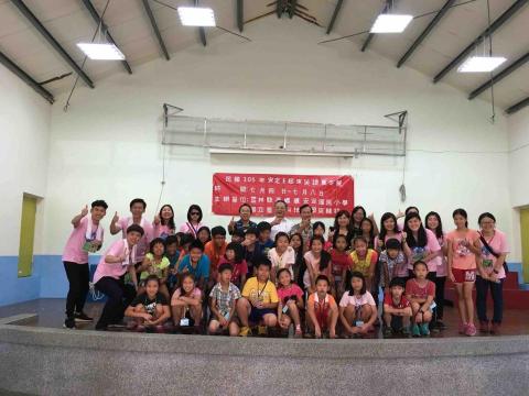 Nicole - 安定E起來英語夏令營團體照