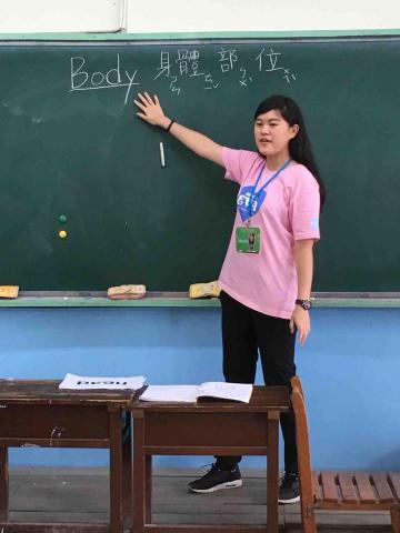 Nicole - 英語營-上台教學