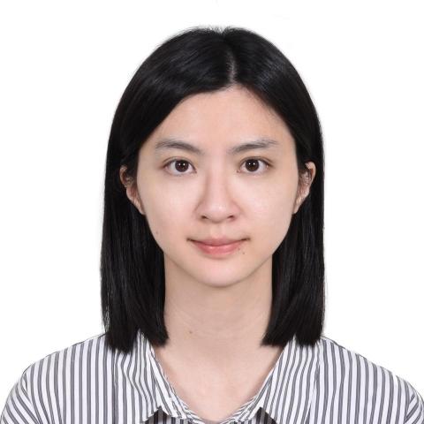 提供翻譯社法律台北服務的專家莊小姐