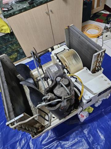 淨時光空調清洗 - 窗型冷氣清洗