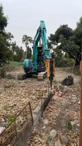 全炘 - 闆娘操作破碎機