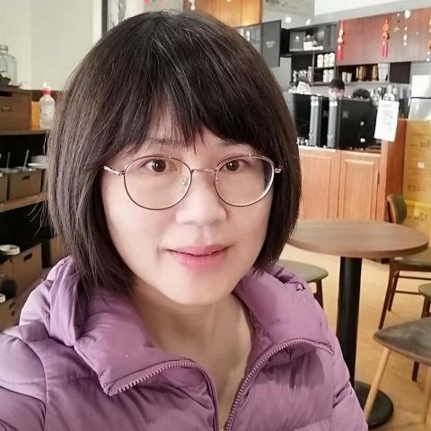 提供奧數教程服務的專家陳小姐