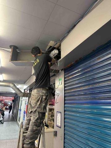 簡意金屬工程 - 電動捲門馬達更換維修