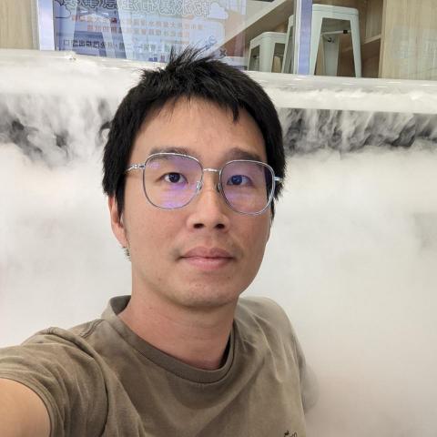 提供docker路由器服務的專家鄭泉森