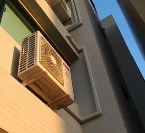 至誠電器行 - 外機安裝管槽