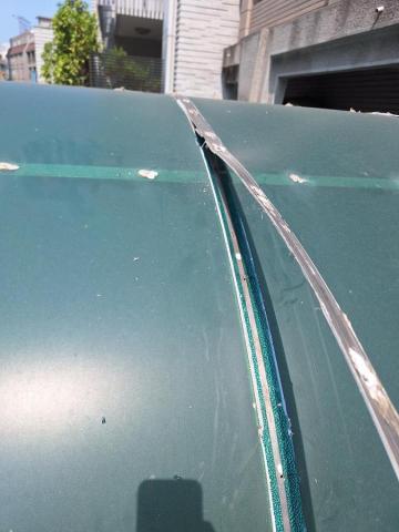 簡宗威 于杰鐵類工程 - 以前很多師父的壞習慣  壓條裡面都不上矽立康 簡宗威 于杰鐵類工程 - 以前很多師父的壞習慣  壓條裡面都不上矽立康