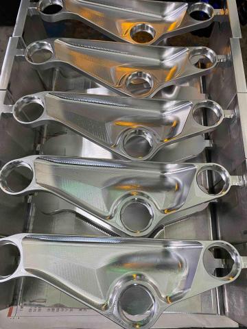 鉅睿服務團隊 - 