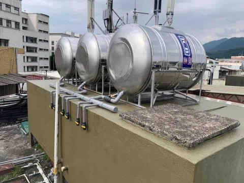 閎恩工程行 - 水塔安裝配管