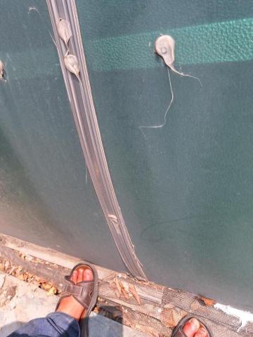 簡宗威 于杰鐵類工程 - 採光罩漏水維修  壓條裡面上完矽立康  壓條兩側再上矽立康 雙重保護 簡宗威 于杰鐵類工程 - 採光罩漏水維修  壓條裡面上完矽立康  壓條兩側再上矽立康 雙重保護