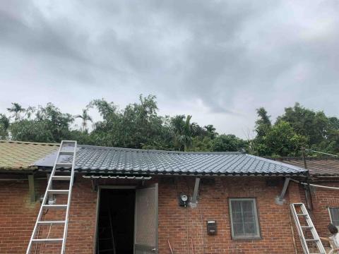 成嘉鐵工 - 琉璃瓦