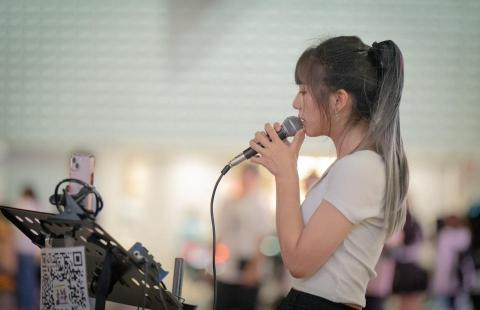 毛線兒Claire🧶 [歌手、主持、樂團] - 