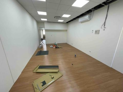 豪品工坊 - 塑膠地板鋪設