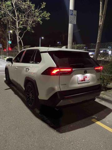 波弟多元 包車 機場接送 - 