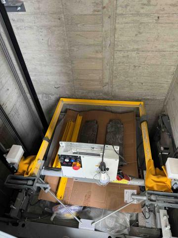 elevator_workermanu - 