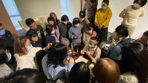 周姿妤 - 手工皮件結合俄羅斯刺繡教學-上課側拍 周姿妤 - 手工皮件結合俄羅斯刺繡教學-上課側拍