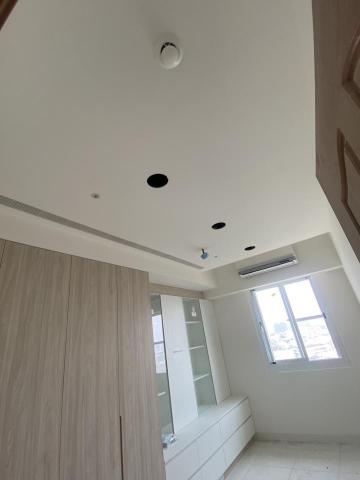 誠家空調 - 次臥裝潢後，搭配線型下吹出風，圓形迴風美觀設計